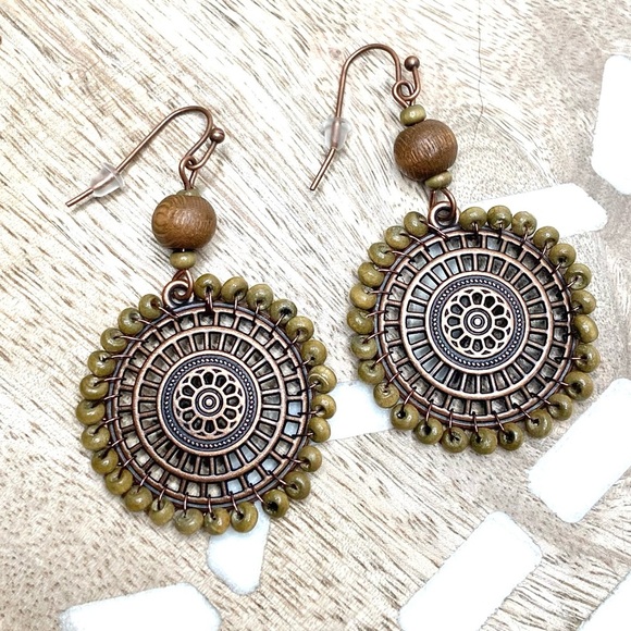 Beaded wooden drop boho pendant dangle earrings - Picture 1 of 6